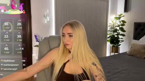 Emma online show from December 3, 2:03 am