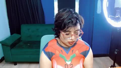 ohmysqueak online show from April 19, 11:10 am