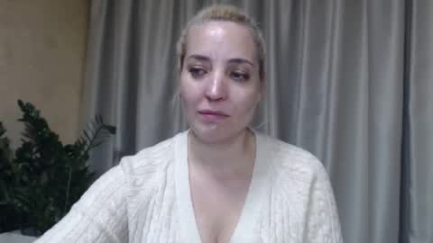 Mari online show from October 11, 6:10 pm