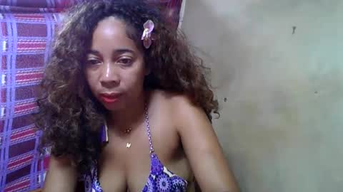 olinaa online show from May 31, 9:15 am