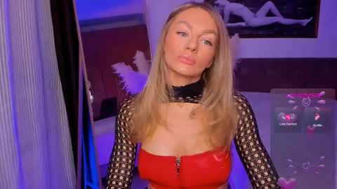 oliva_candy online show from March 11, 9:39 pm