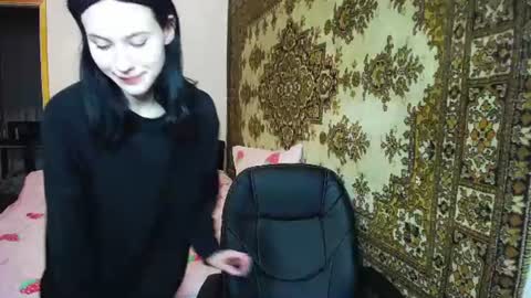 olivia_graceee online show from July 12, 11:44 am