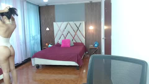 olivia_jass01 online show from May 28, 11:52 am