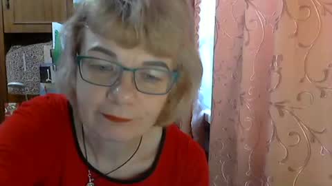 Olivia Mia online show from April 9, 6:41 am