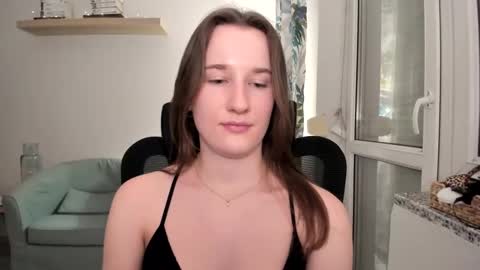 Oliwiaa2004 online show from January 20, 10:04 pm