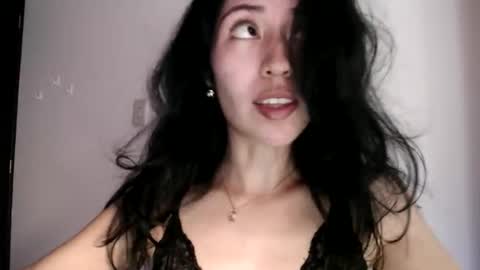 oliviaaa__ online show from January 17, 4:25 pm