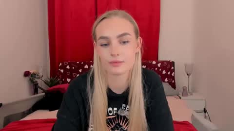 Snapshot of oliviahappy chatting on March 10, 9:29 pm oliviaBeauty online show from March 10, 9:29 pm
