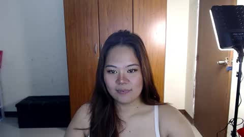 olivia hollywood online show from January 8, 12:15 pm