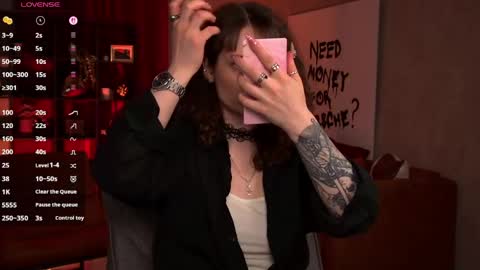 Liv online show from April 24, 7:05 pm