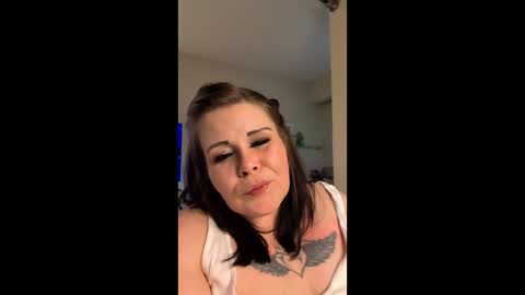 oliviapaige1983 online show from February 16, 4:56 am