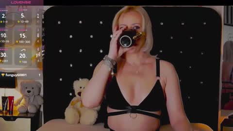 Olivia online show from February 12, 10:11 pm