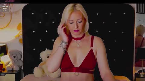 Olivia online show from December 14, 10:04 pm