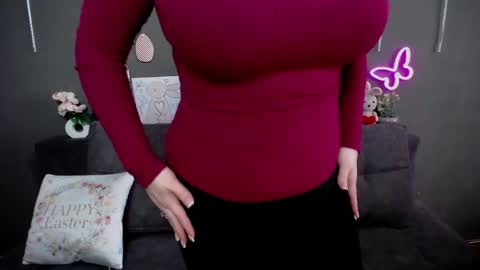 Oliviaverr online show from April 3, 1:09 pm