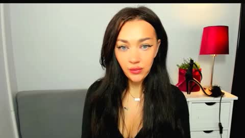 OliviaWomen online show from March 1, 10:26 am