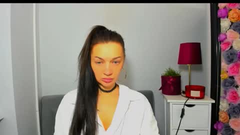 OliviaWomen online show from January 12, 7:57 am