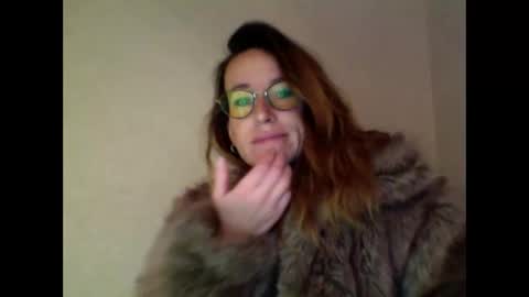 olyra11 online show from March 1, 4:18 pm