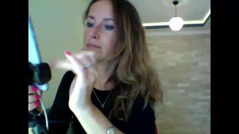 olyra11 online show from October 22, 1:49 pm