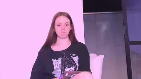 only_sarah1 online show from September 8, 11:59 pm