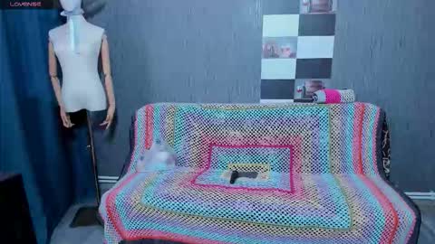 Ella online show from October 16, 7:44 am