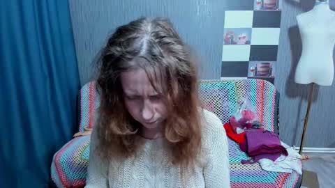 Ella online show from December 5, 3:24 pm