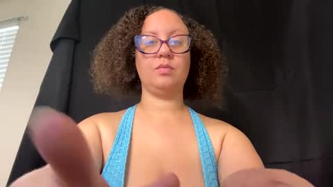 Snapshot of paisleehaze chatting on December 16, 4:16 pm Paislee Haze online show from December 16, 4:16 pm