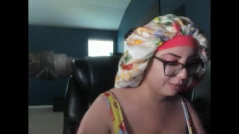 Snapshot of paisleehaze chatting on March 5, 4:35 pm Paislee Haze online show from March 5, 4:35 pm