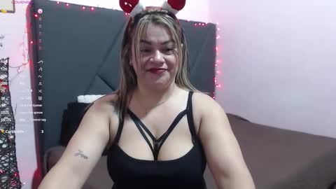 pamela_echeverria online show from December 18, 10:42 am