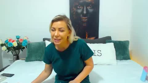 PAMEL ISSY online show from January 5, 10:10 am