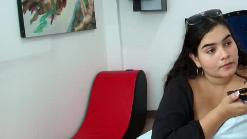 Pamela Lowery online show from February 9, 1:23 am