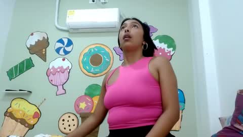 pamelaskiny20 online show from April 19, 2:33 am