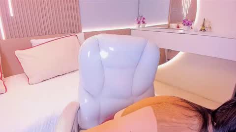 Amy and my doll online show from December 3, 3:42 am