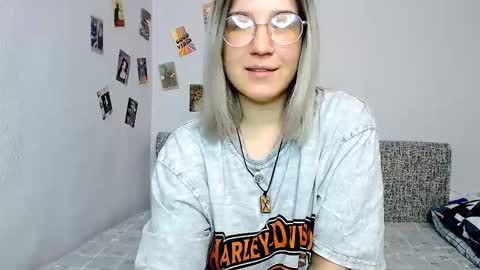 paradisexparadisex online show from January 18, 11:44 pm