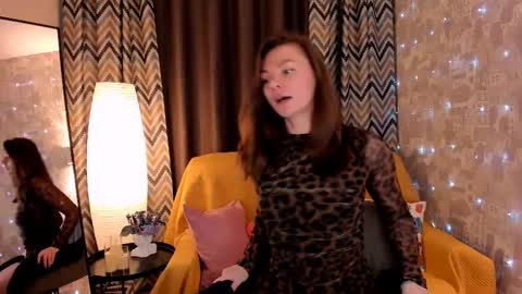 Paris online show from March 12, 9:45 am