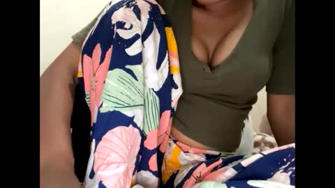 parneetu_642 online show from March 16, 5:44 am