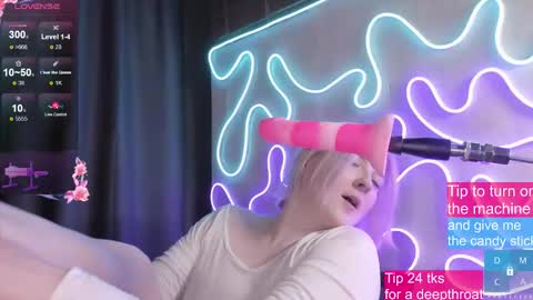 LunaAlan online show from December 20, 11:14 am