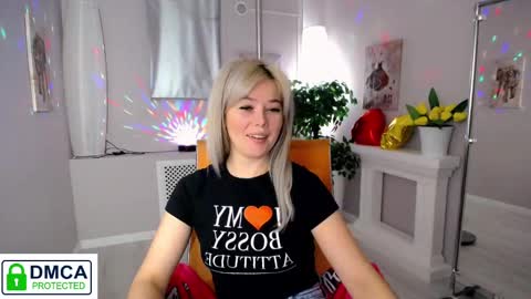 Snapshot of passionate_babe chatting on February 23, 2:45 am I have returned from vacation and I am glad to share my energy and emotions with you online show from February 23, 2:45 am