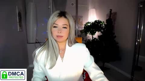 Snapshot of passionate_babe chatting on December 6, 3:19 am I have returned from vacation and I am glad to share my energy and emotions with you online show from December 6, 3:19 am