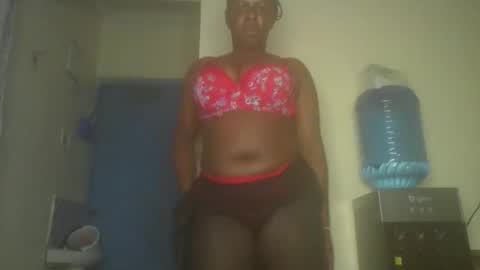 Snapshot of pattiekee chatting on October 23, 8:37 pm pk online show from October 23, 8:37 pm