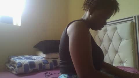 Snapshot of pattiekee chatting on December 16, 9:24 am pk online show from December 16, 9:24 am