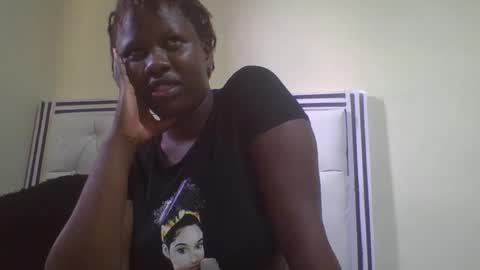 Snapshot of pattiekee chatting on December 10, 10:17 am pk online show from December 10, 10:17 am