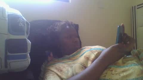 Snapshot of pattiekee chatting on December 13, 9:58 am pk online show from December 13, 9:58 am