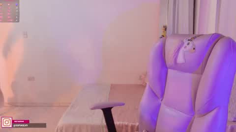 Snapshot of pau_cute chatting on October 23, 4:29 am Sofa online show from October 23, 4:29 am