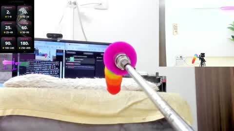 Paulina Davis  online show from January 10, 1:43 am