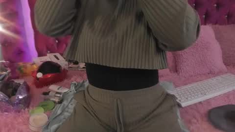 paulinabelen21 online show from October 18, 4:26 am