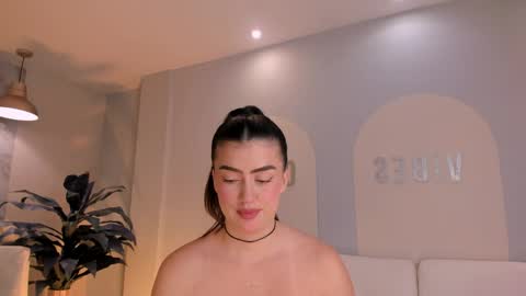 Paulina Santos  online show from March 28, 8:19 pm