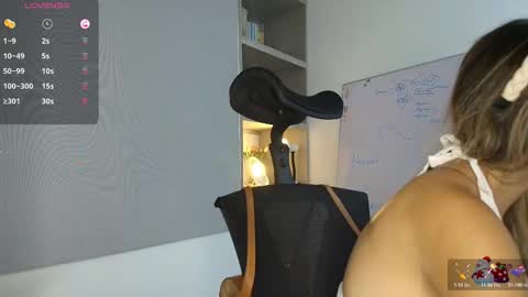 paulirose online show from November 18, 1:28 am