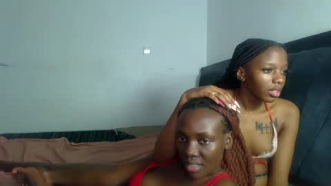 peach_ebonny online show from June 20, 9:46 am
