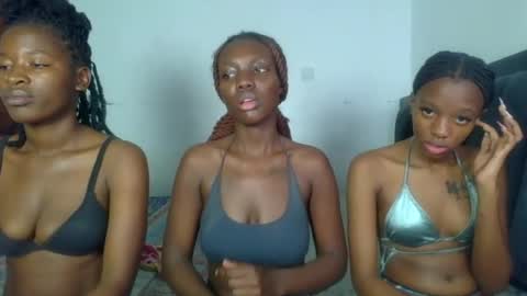 peach_ebonny online show from June 25, 5:34 am