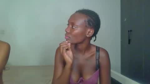 peach_ebonny online show from May 15, 11:29 pm