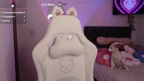 peacherry_ online show from April 7, 11:18 pm